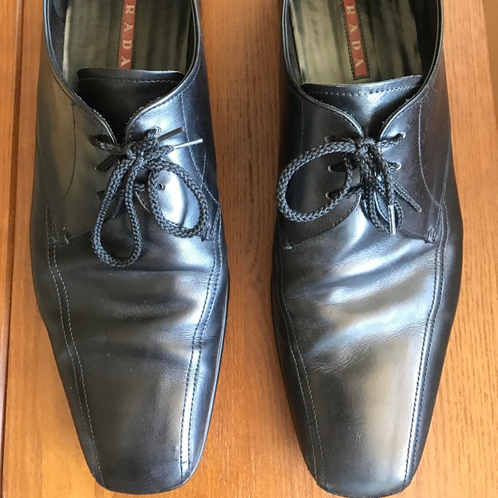 Prada Leather Oxford Lace up Dress Shoes